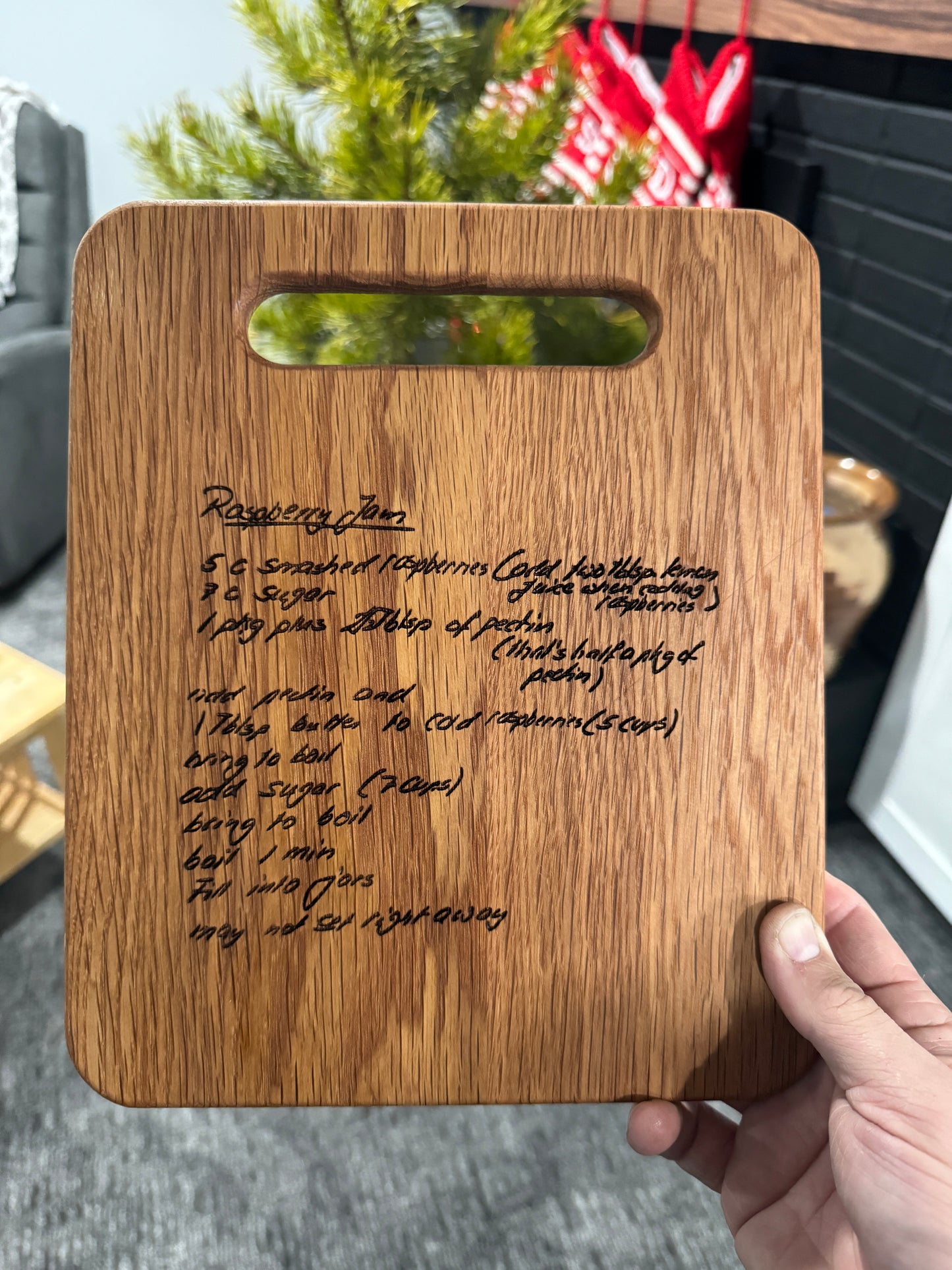 Hardwood Cutting Board With Handle