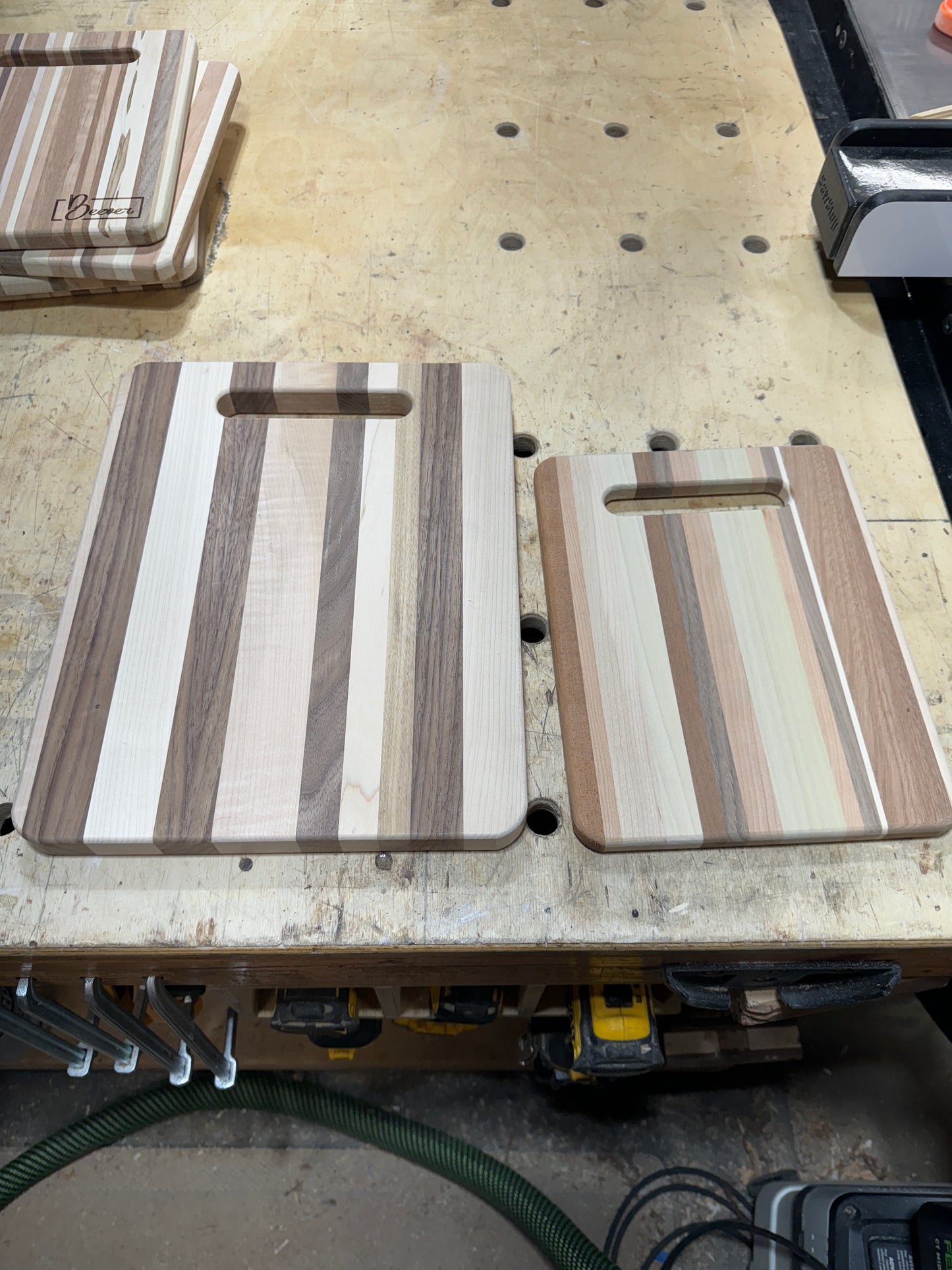 Hardwood Cutting Board With Handle