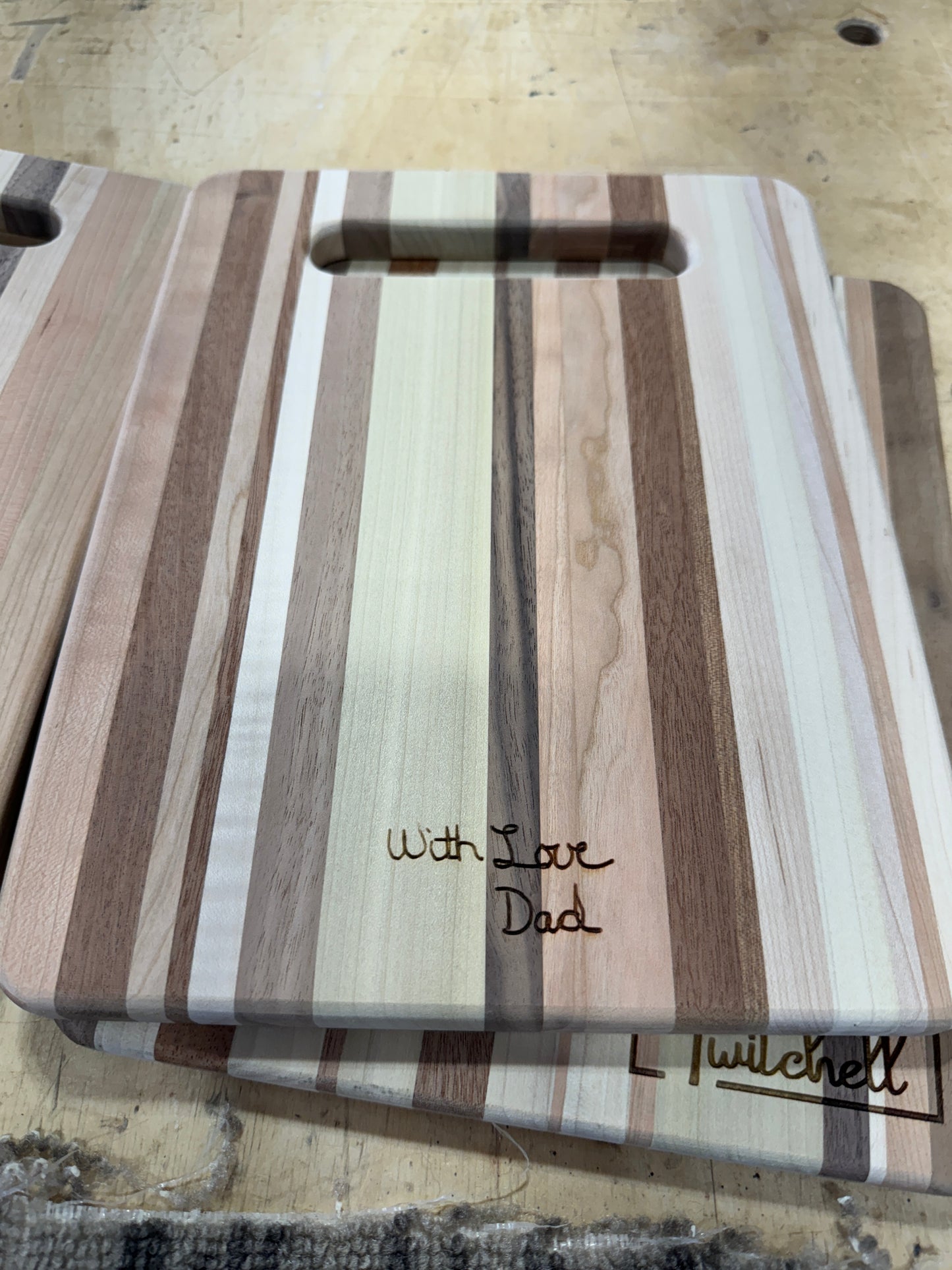 Hardwood Cutting Board With Handle