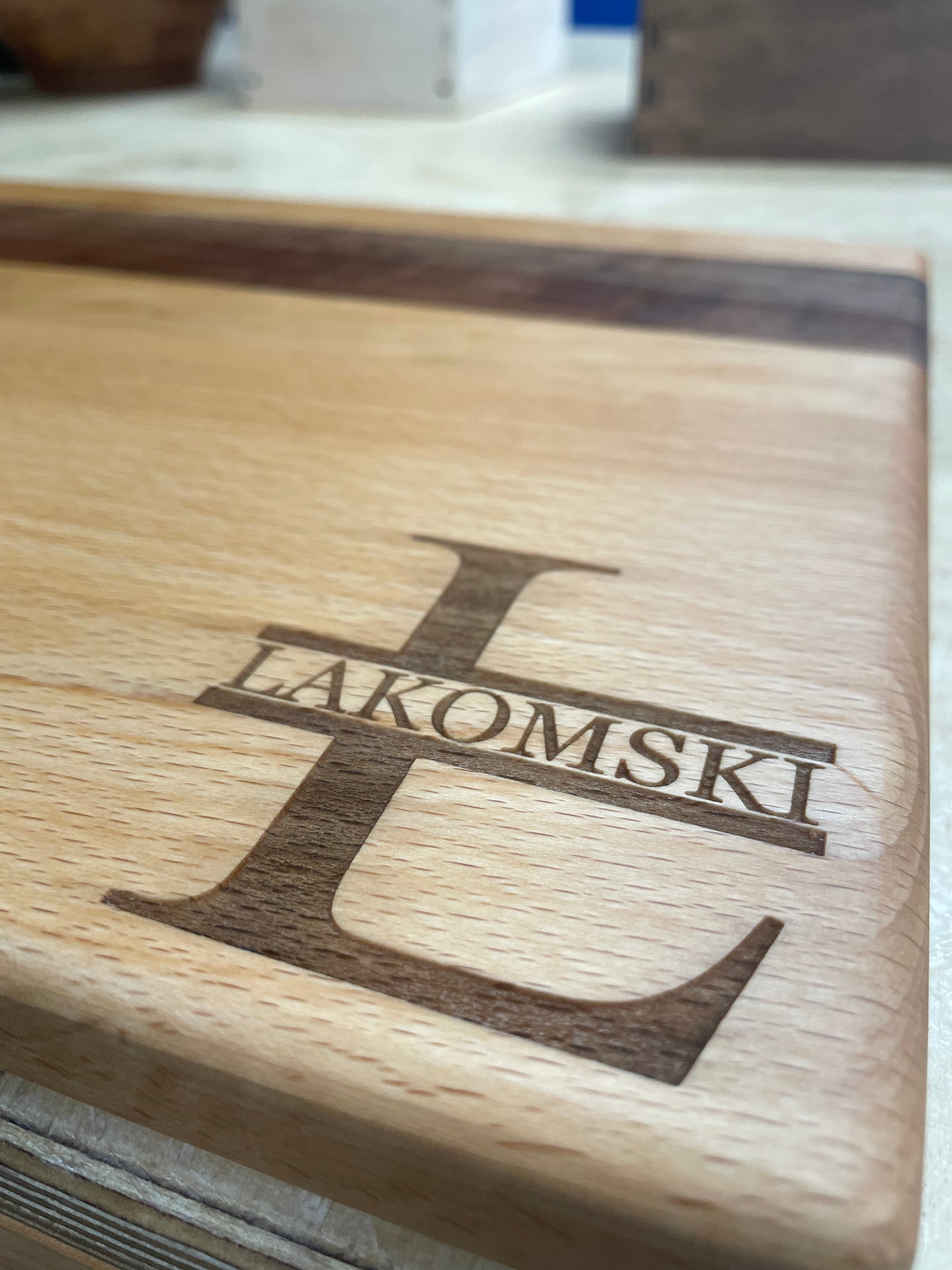 MKC CUTTING BOARD - LIGHT WOOD FINISH